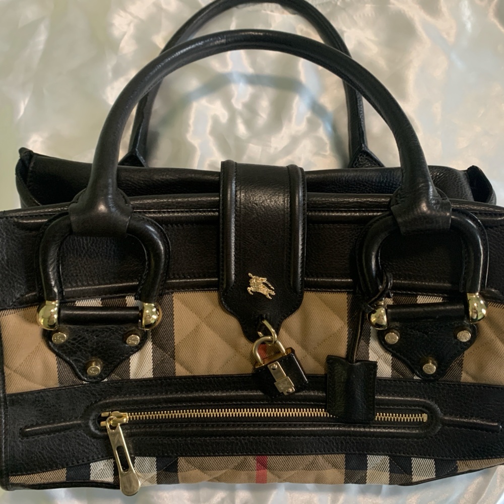 Burberry Manor House check quilted shoulder bag, large, black leather